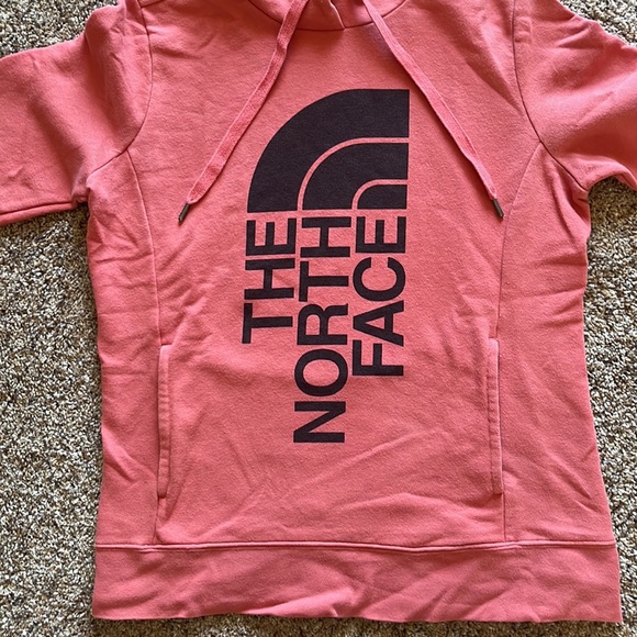 THE NORTH FACE pink sweatshirt - Picture 2 of 6